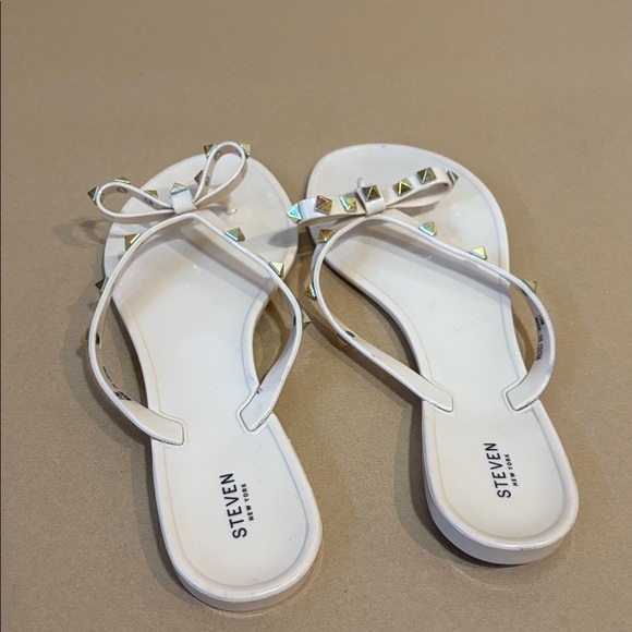 Steven New York blush color Valentino style sandals with gold studs - Picture 4 of 4